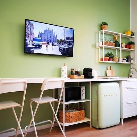 Ferienwohnung Sunny Flat 50 Meters From The Metro Mailand Exterior foto