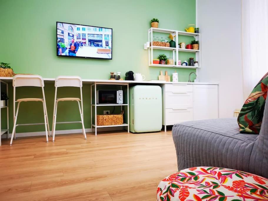 Ferienwohnung Sunny Flat 50 Meters From The Metro Mailand Exterior foto
