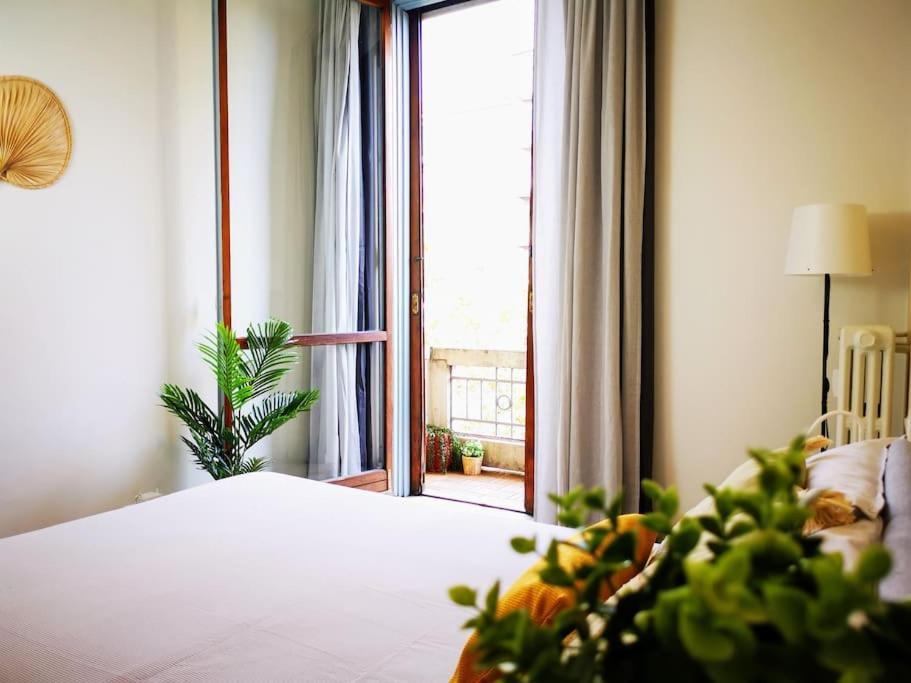 Ferienwohnung Sunny Flat 50 Meters From The Metro Mailand Exterior foto